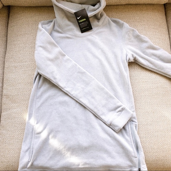 Nike Sweaters - Nike therma